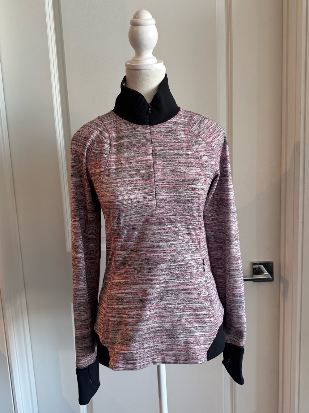 Lululemon Athletic Top Long Sleeve Pullover Collar Black & Pink Women’s Size 6